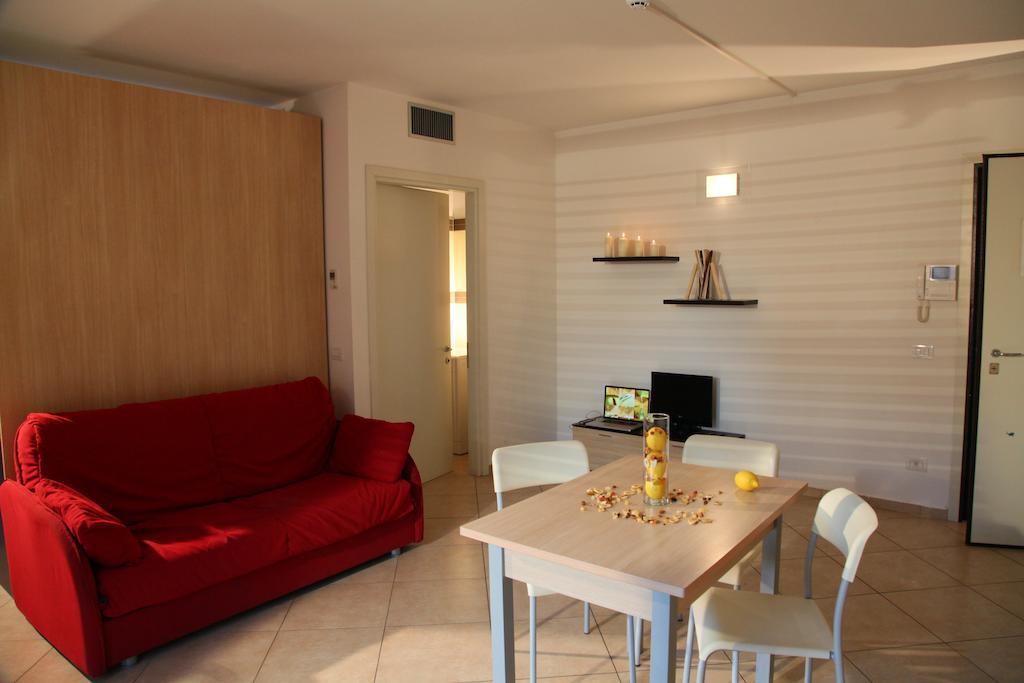Residence Ilario Suite Hotel Ριτσιόνε Δωμάτιο φωτογραφία