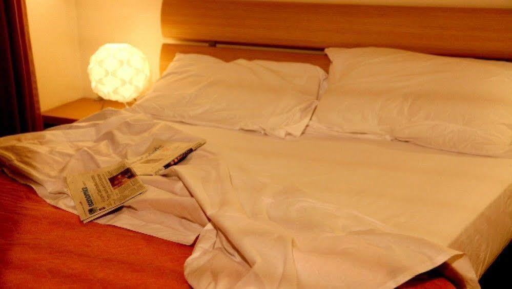 Residence Ilario Suite Hotel Ριτσιόνε Εξωτερικό φωτογραφία