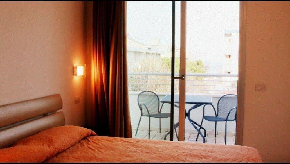 Residence Ilario Suite Hotel Ριτσιόνε Εξωτερικό φωτογραφία